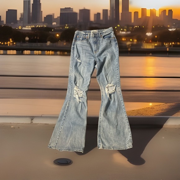 Daze Jeans Blue Flared Distressed Pockets Women's Size 29 - Picture 1 of 7